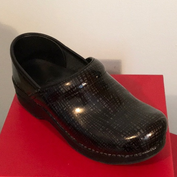 DANSKO Sz 39 black with silver glitter sheen. - Picture 2 of 10